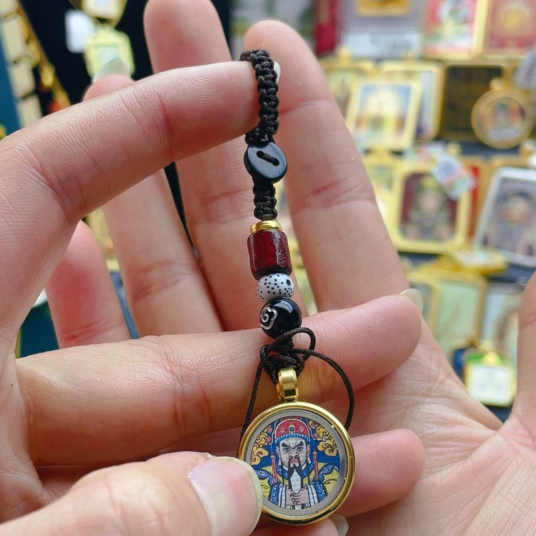 吊坠唐卡等多种形式的艺术形式和