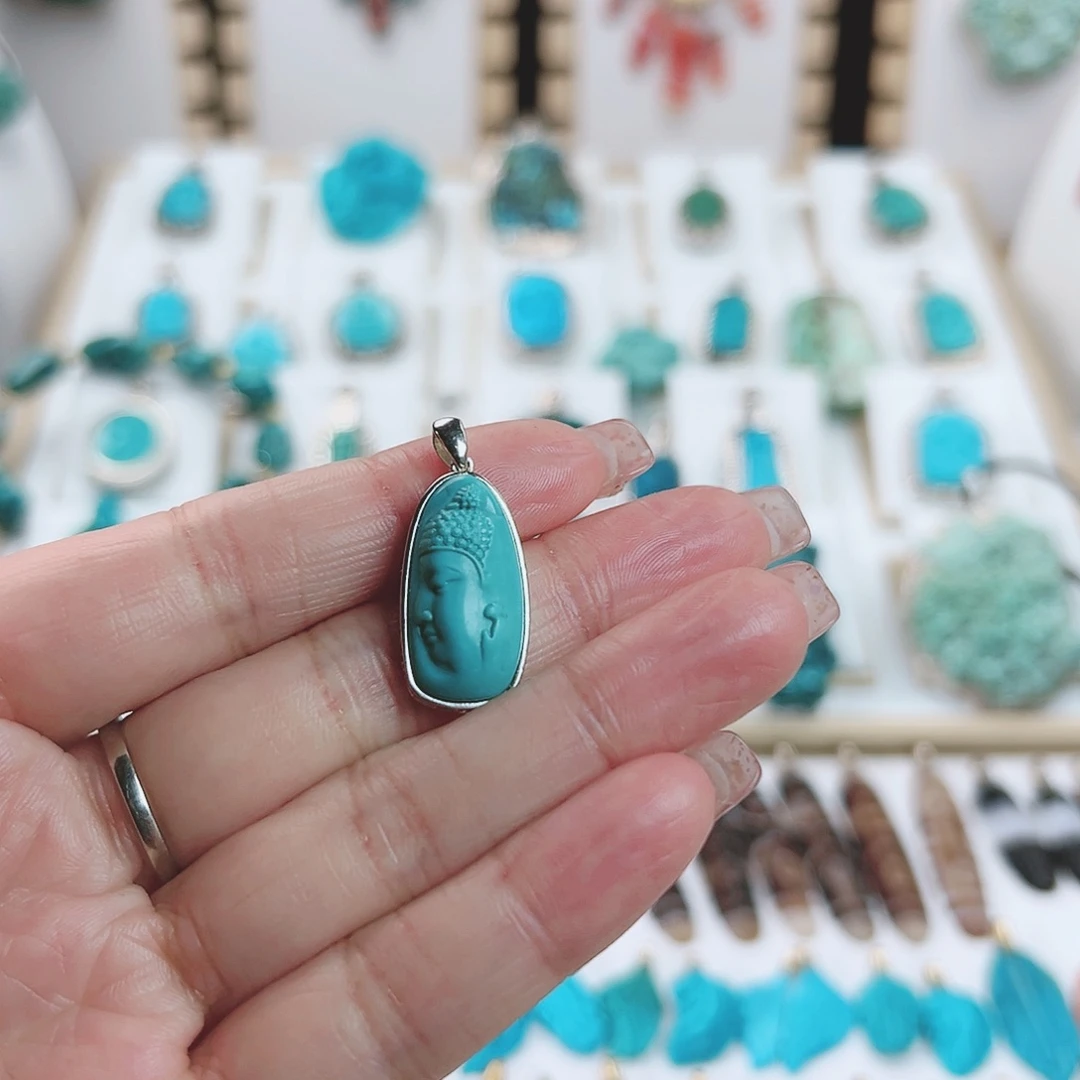 绿松石颈饰未镶嵌