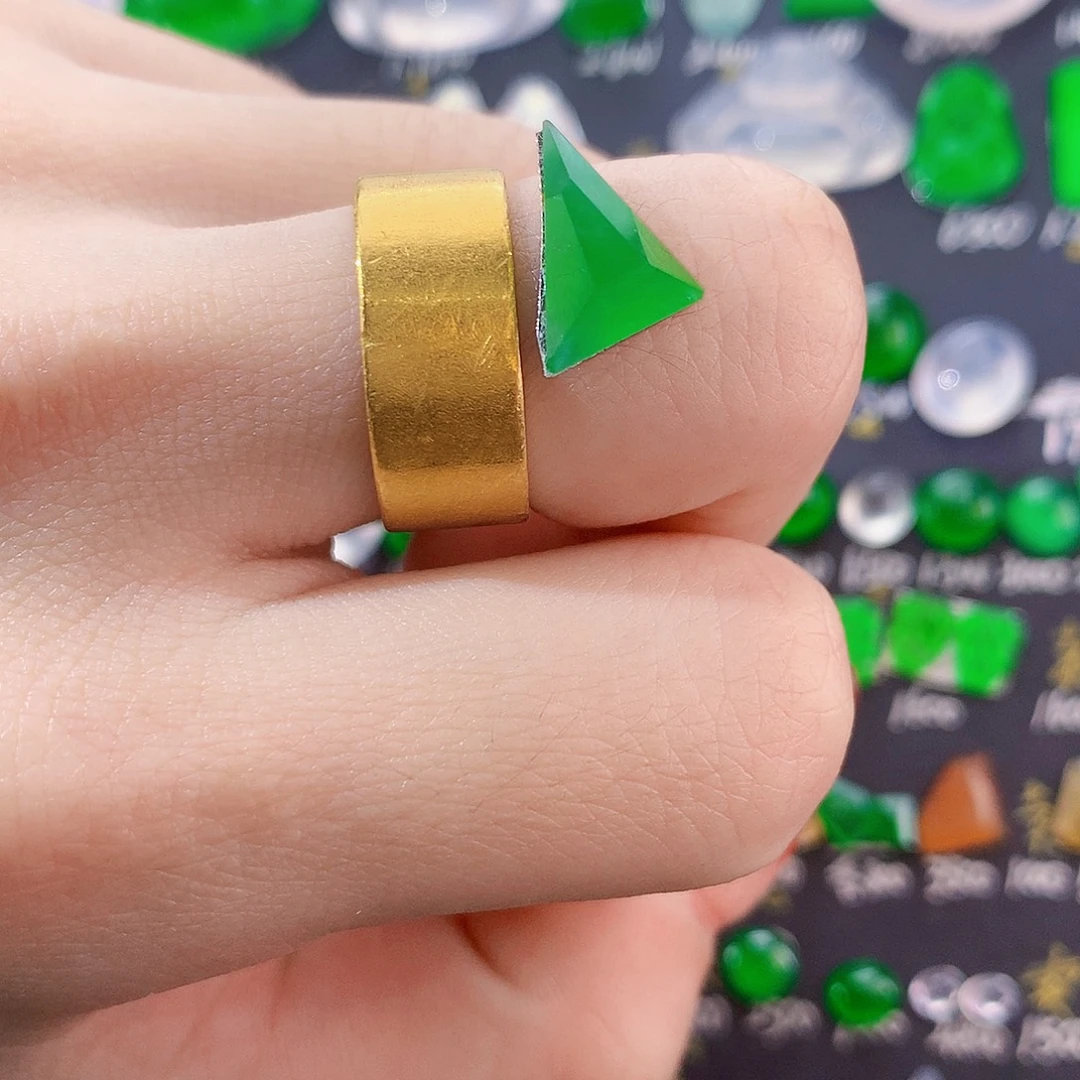 翡翠未镶嵌颈饰切割