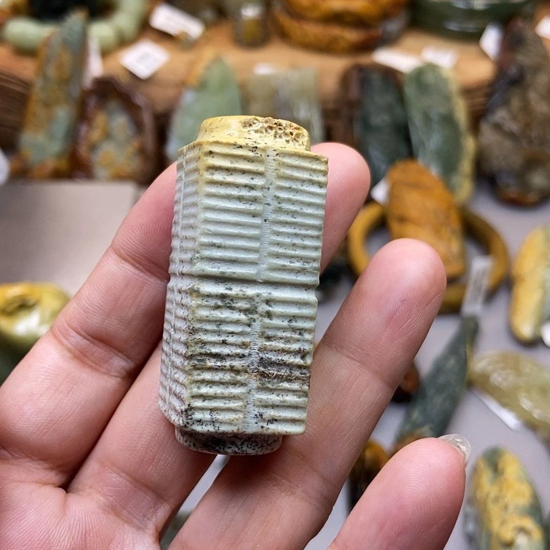 岫岩河磨玉（透闪石质玉）未镶嵌珠宝奇石