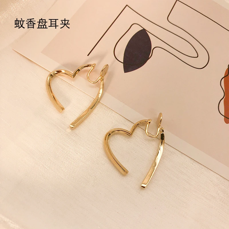 纯铜耳饰 金属爱心耳环冷淡风耳圈小众设计高级蚊香盘耳轻奢复古