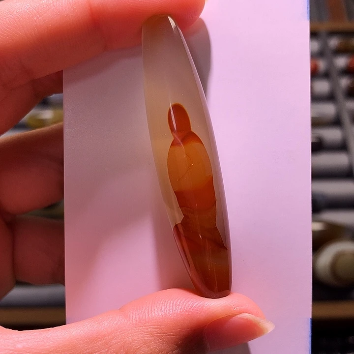 吴***华玛瑙/玉髓颈饰未镶嵌