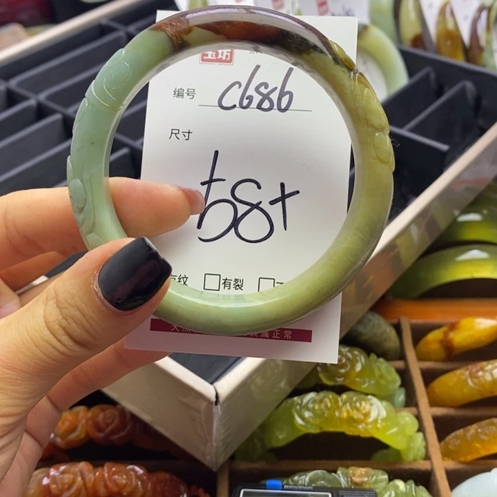 蛇纹石玉手镯未镶嵌