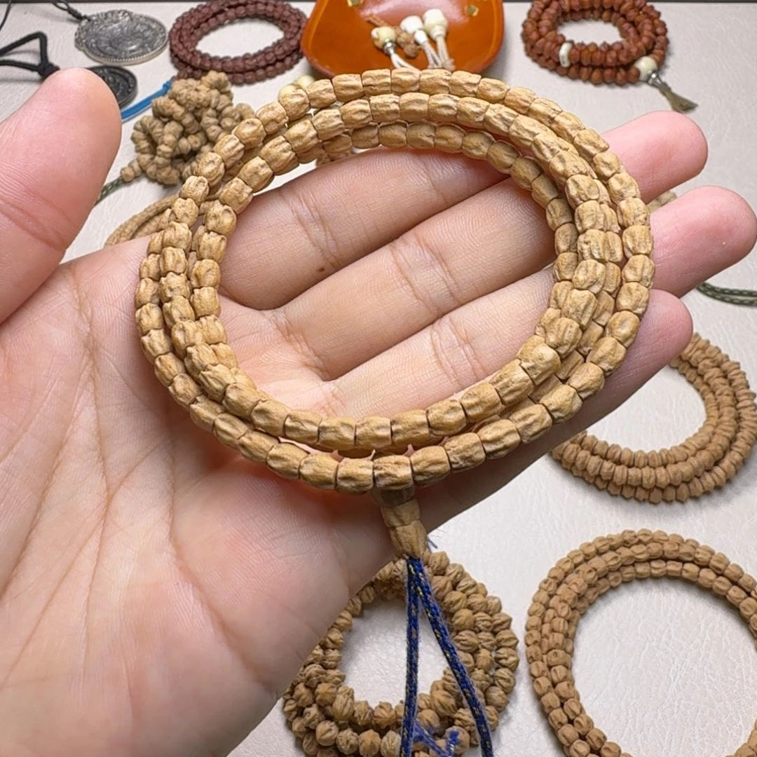 小***猪吊坠柏香籽/百香籽深坑多棱