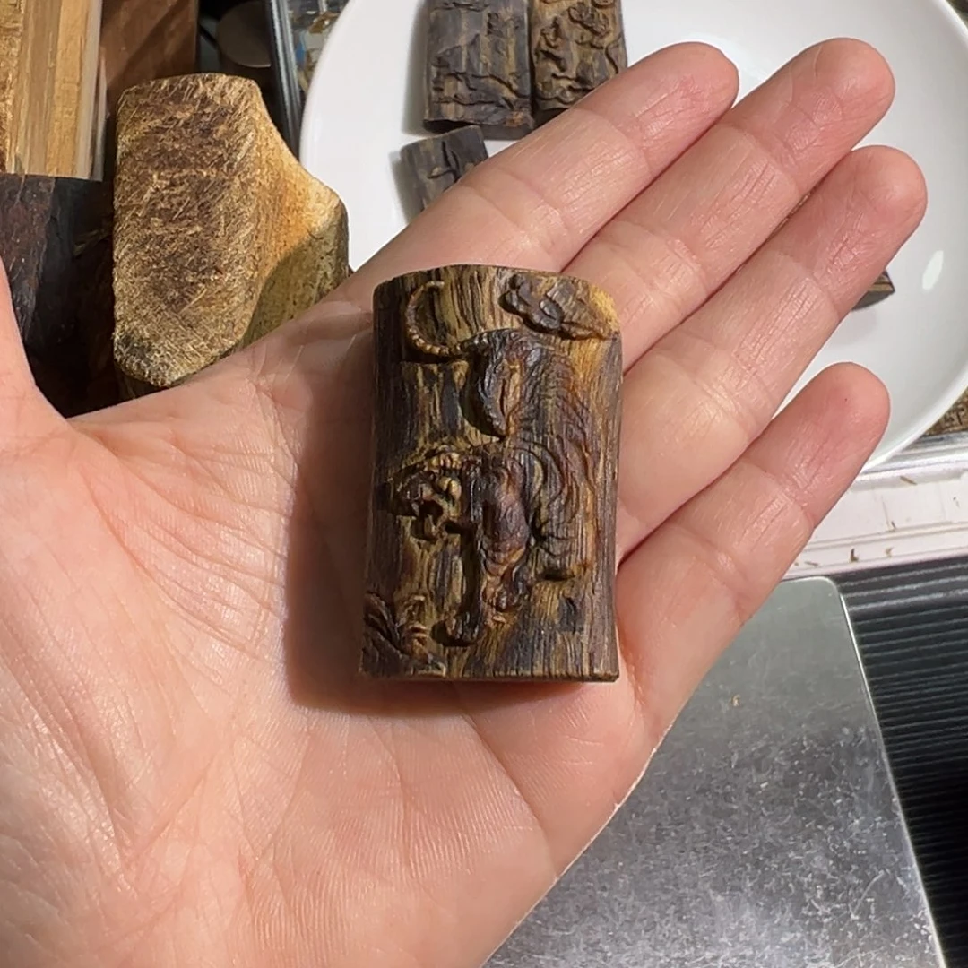 沉香吊坠泓**瑟紫棋楠吊坠雕刻7.4克