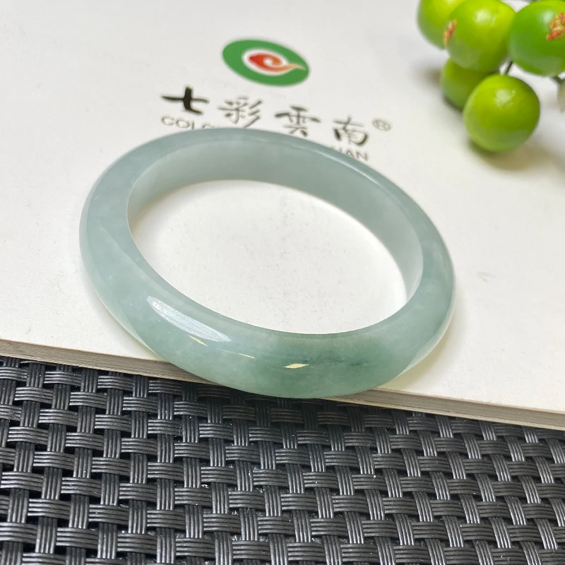 Colourful Yunnan/七彩云南冰种飘花翡翠手镯