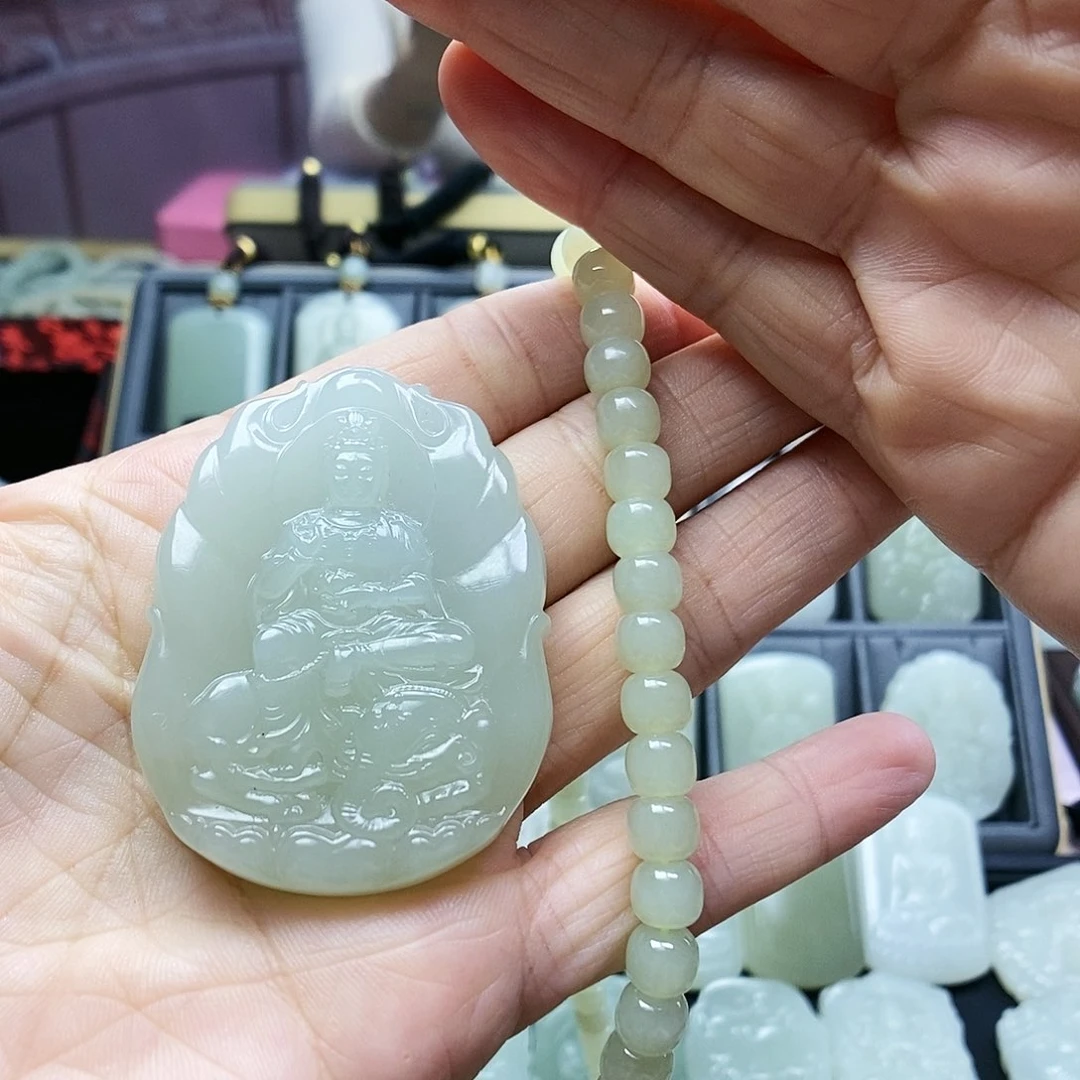 和田玉颈饰未镶嵌风**起