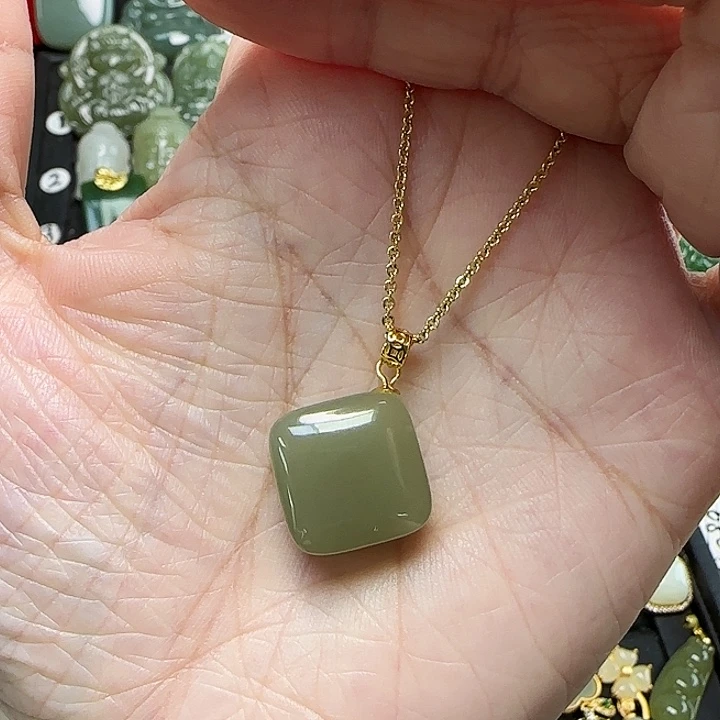 吊坠(赠链)银S925镶嵌和田玉