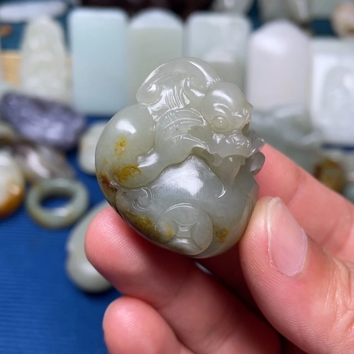 颈饰未镶嵌和田玉五**人