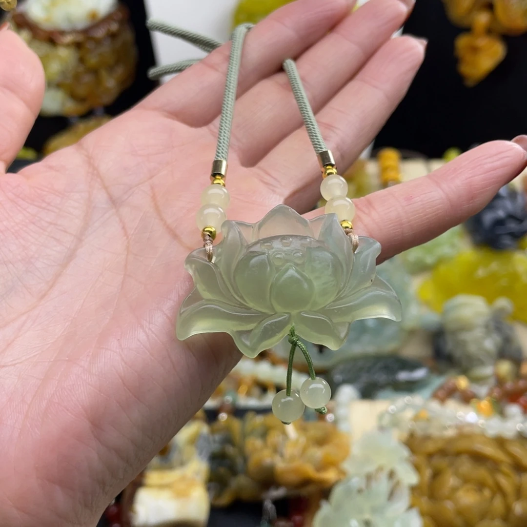 未镶嵌蛇纹石玉颈饰