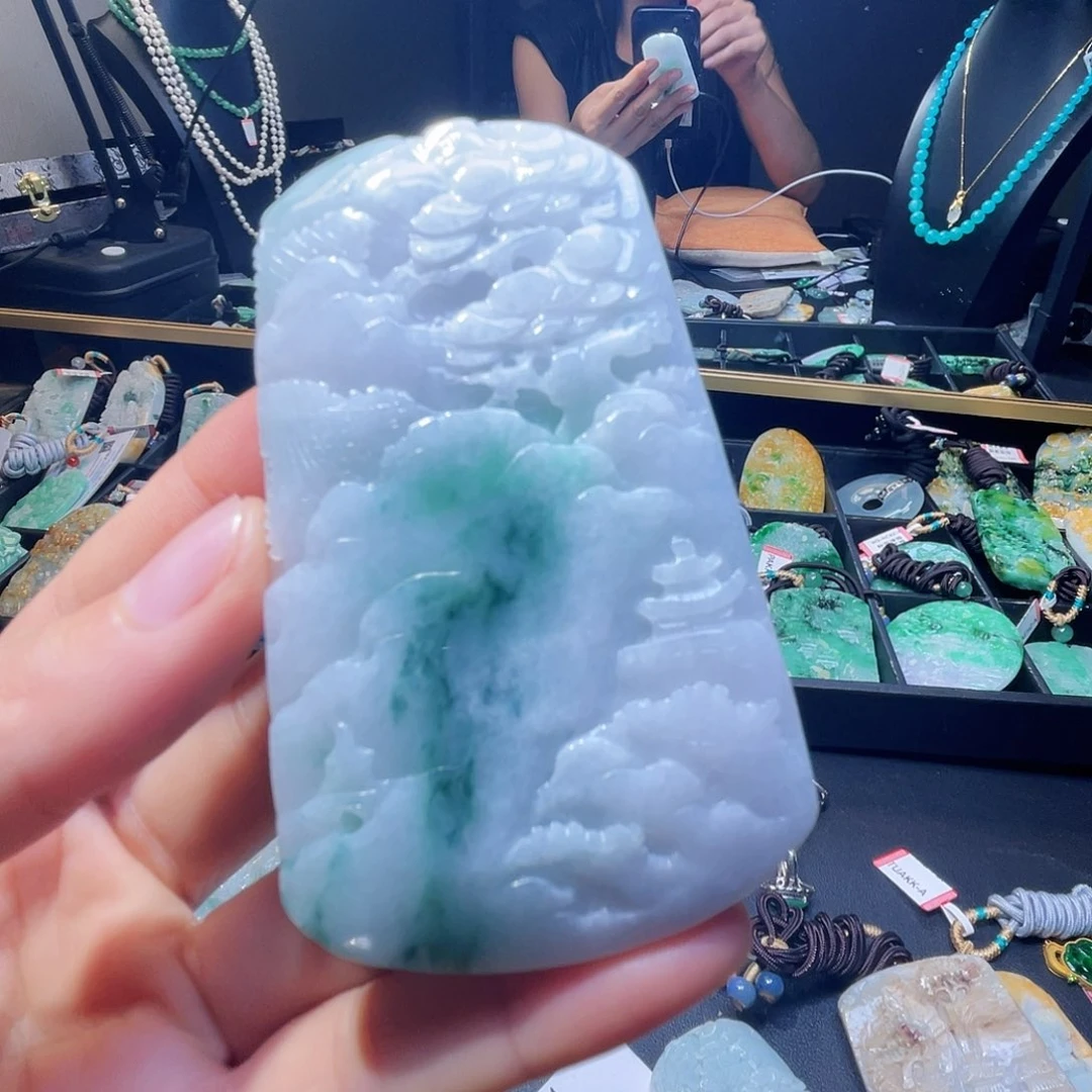 颈饰未镶嵌翡翠一个