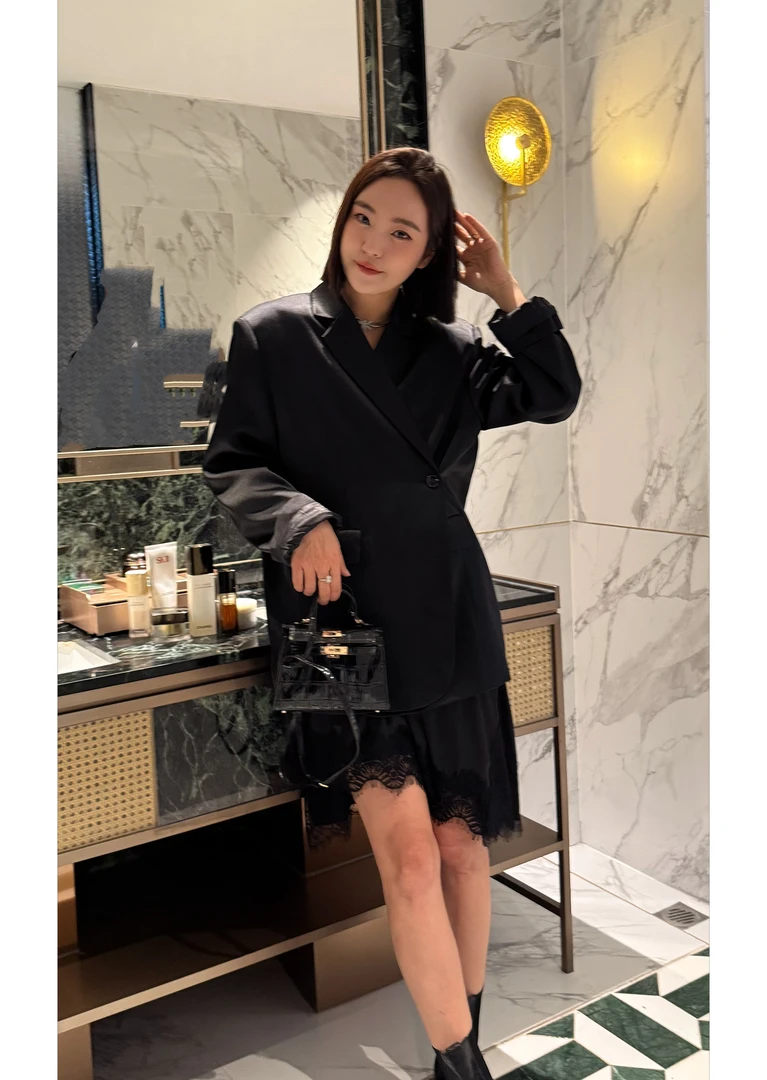 2025韩版小众设计西装外套女简约气质收腰百搭西服上衣