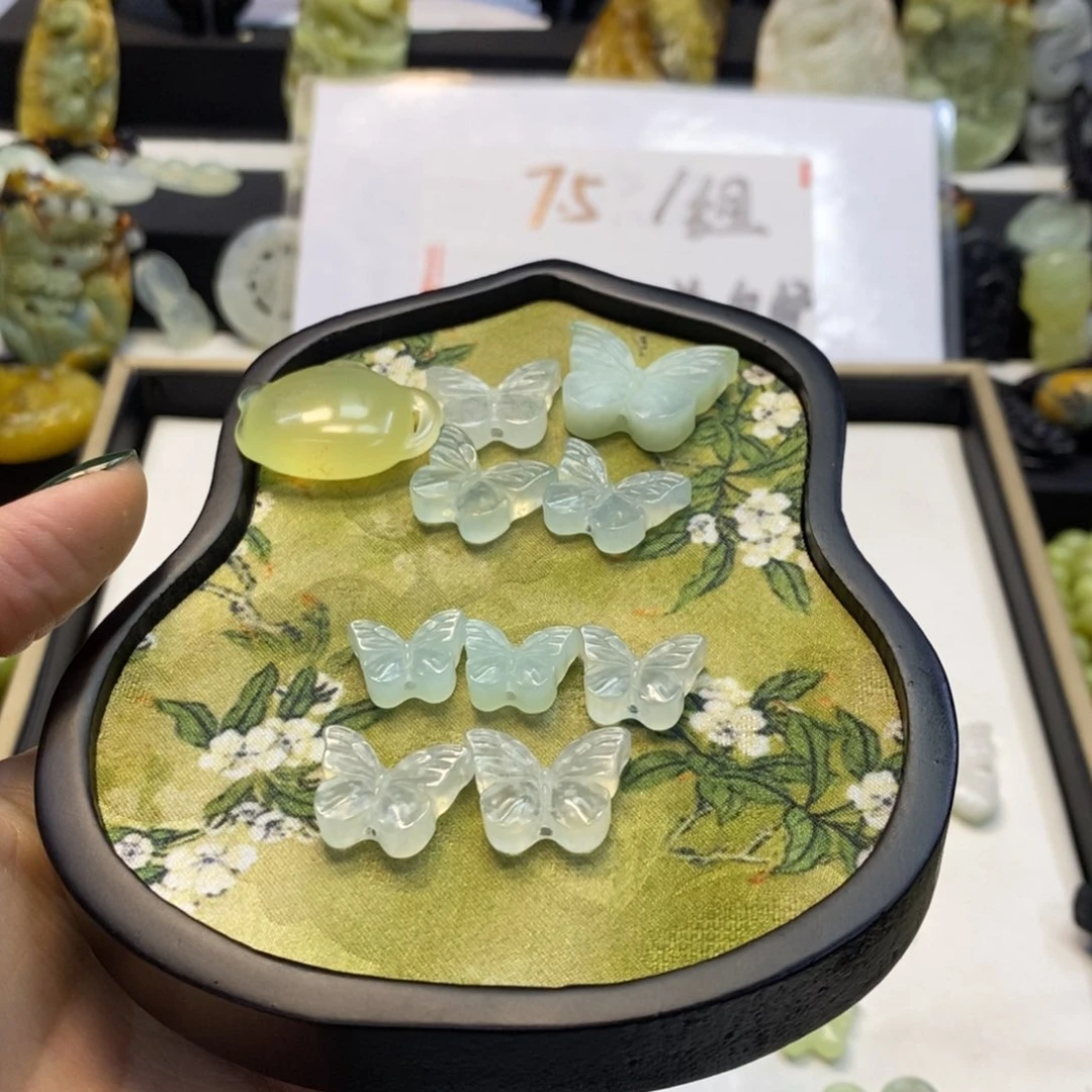 未镶嵌蛇纹石玉颈饰