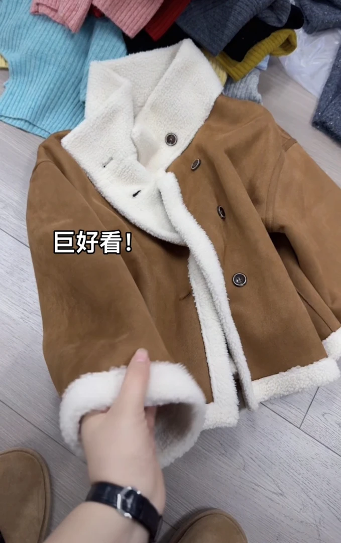 米蓝家名殿！巨洋气～过年战袍！外贸单颗粒绒双面穿短外套0005