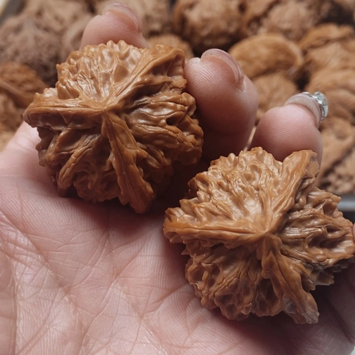 濋***禾吊坠文玩核桃盘山