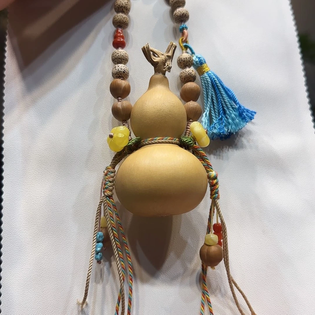 蜜蜡未镶嵌琥珀画设计款挂件