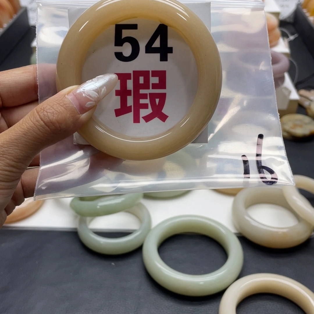 石英岩玉手镯未镶嵌