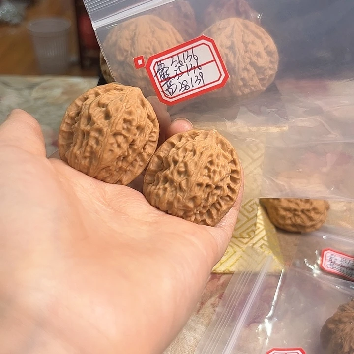 文玩核桃把件非嫁接北京