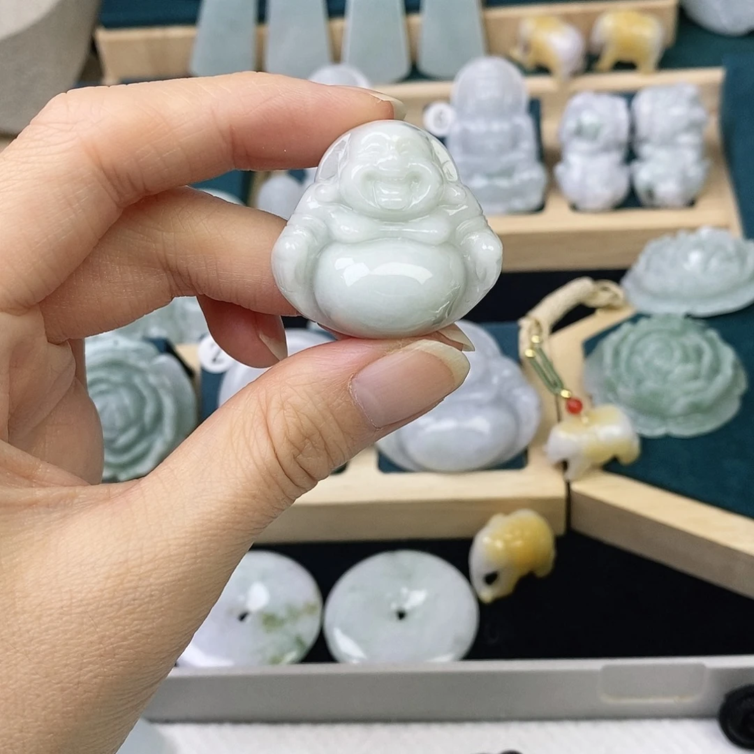 翡翠未镶嵌颈饰佛公（清库存）