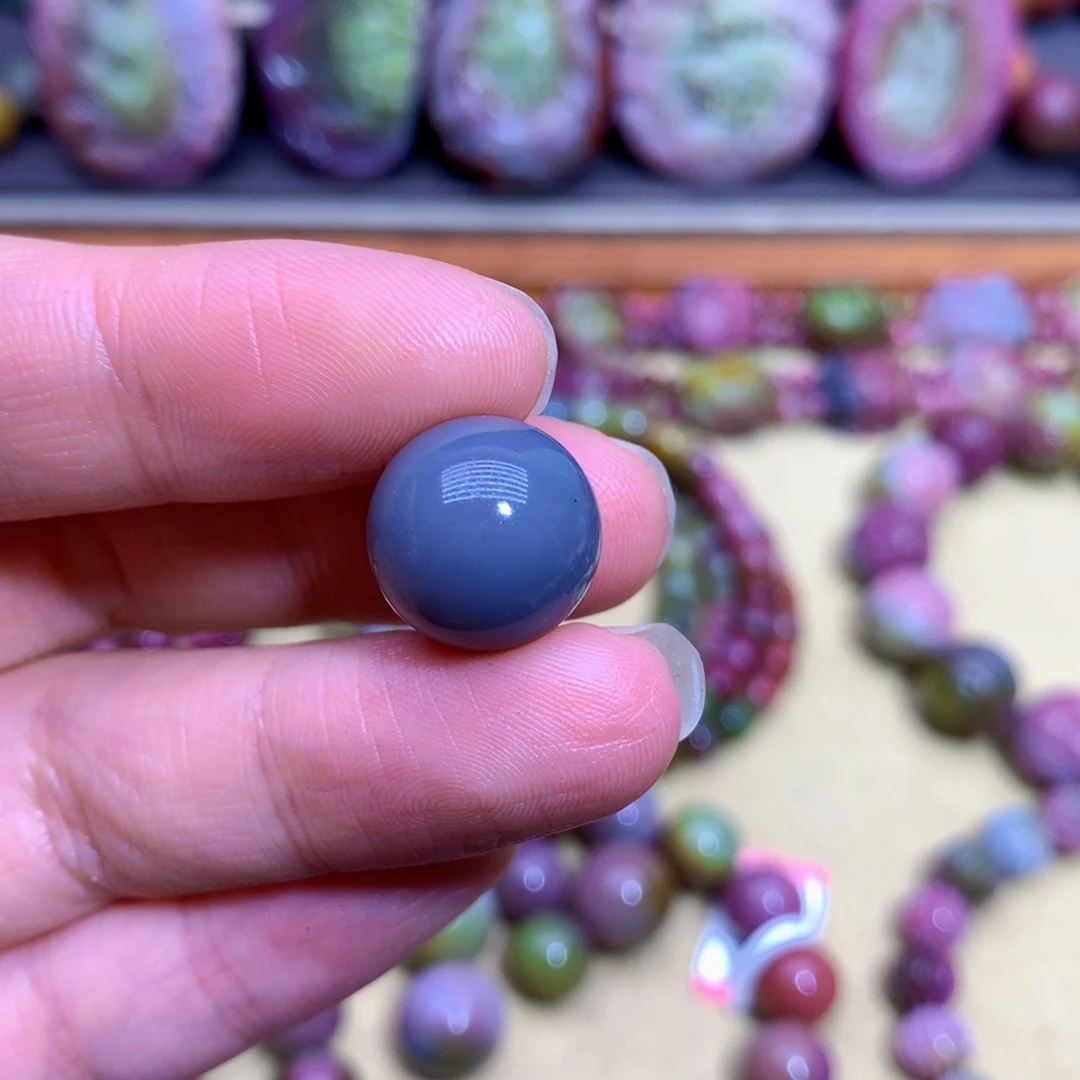 缪***o玛瑙未镶嵌挂件盐源定制