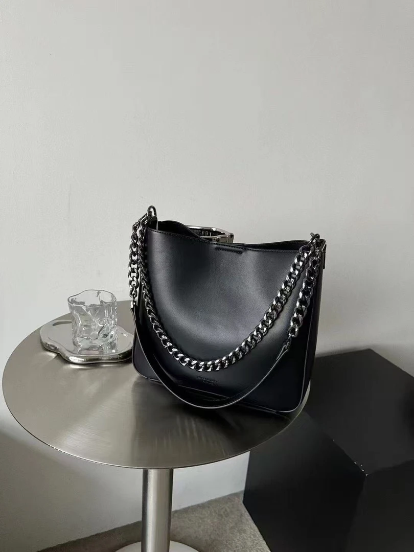 纯色双根水桶包三根防刮单肩包休闲腋下轻奢黑色单肩