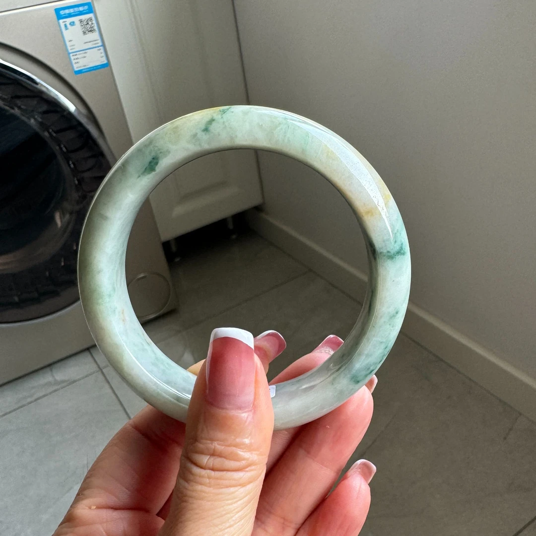 61正圈黄加绿飘花宽版厚装大圈口缅甸天然翡翠A货手镯