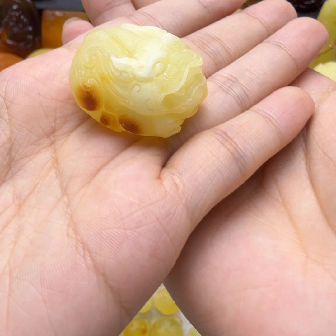 蜜蜡未镶嵌珠宝奇石