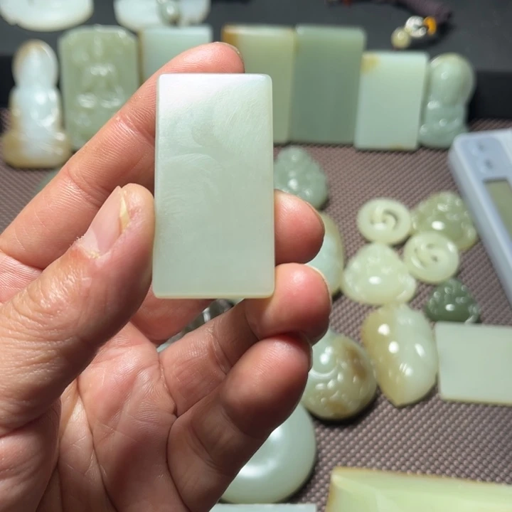 和田玉（糖玉）未镶嵌挂件