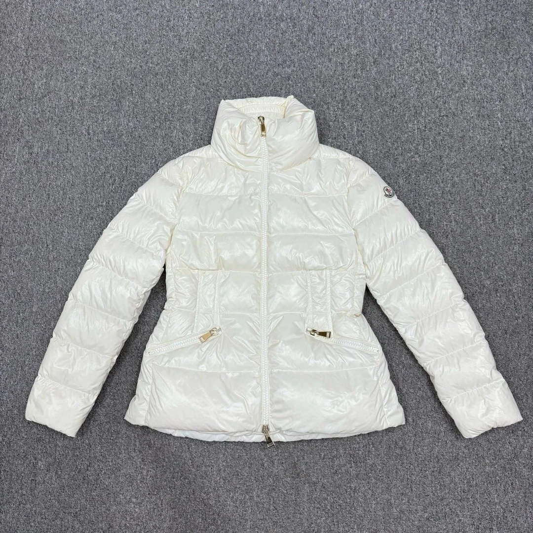 99新 MONCLER 15090975 nz 蒙口 白色亮面收腰立领羽绒服外套 4码