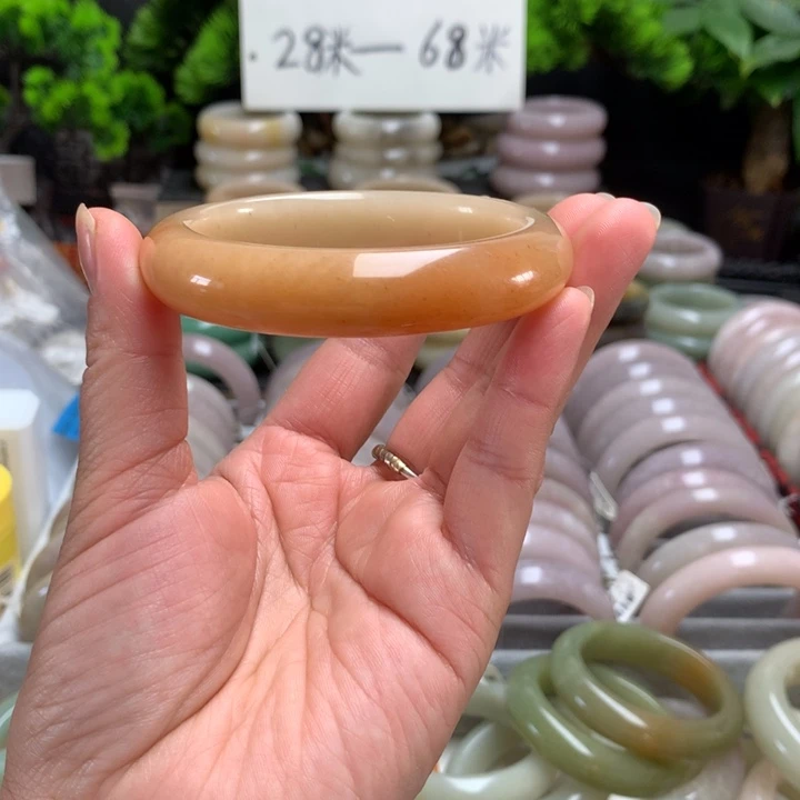 石英质玉（佘太翠）未镶嵌手镯57.7