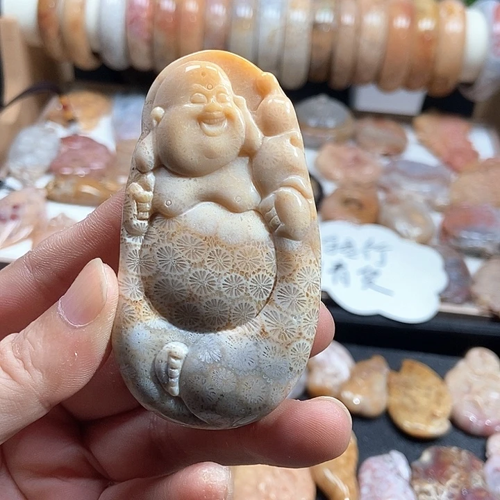 颈饰未镶嵌硅化珊瑚（珊瑚玉）