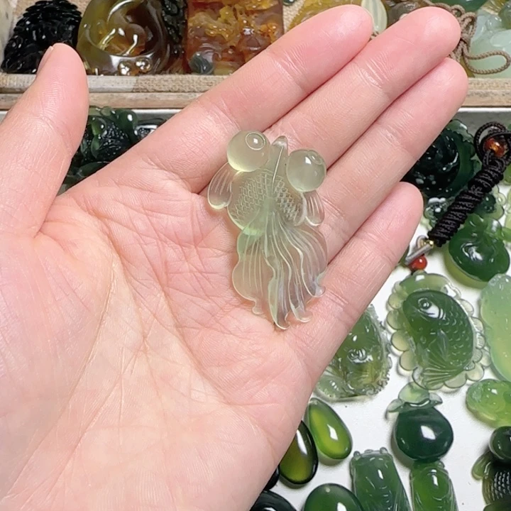 未镶嵌蛇纹石玉颈饰