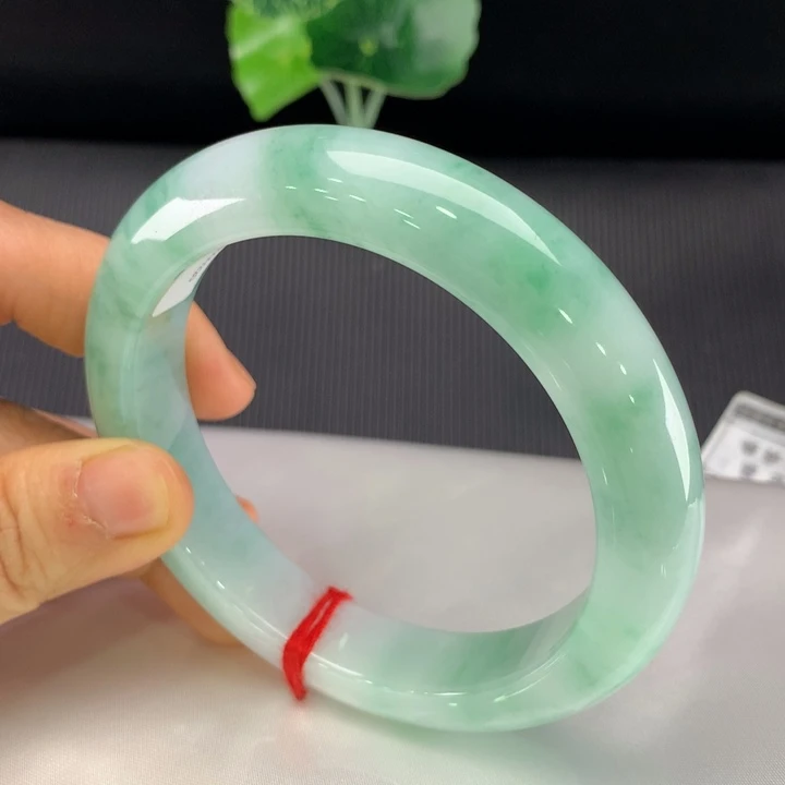 翡翠未镶嵌手镯正圈61