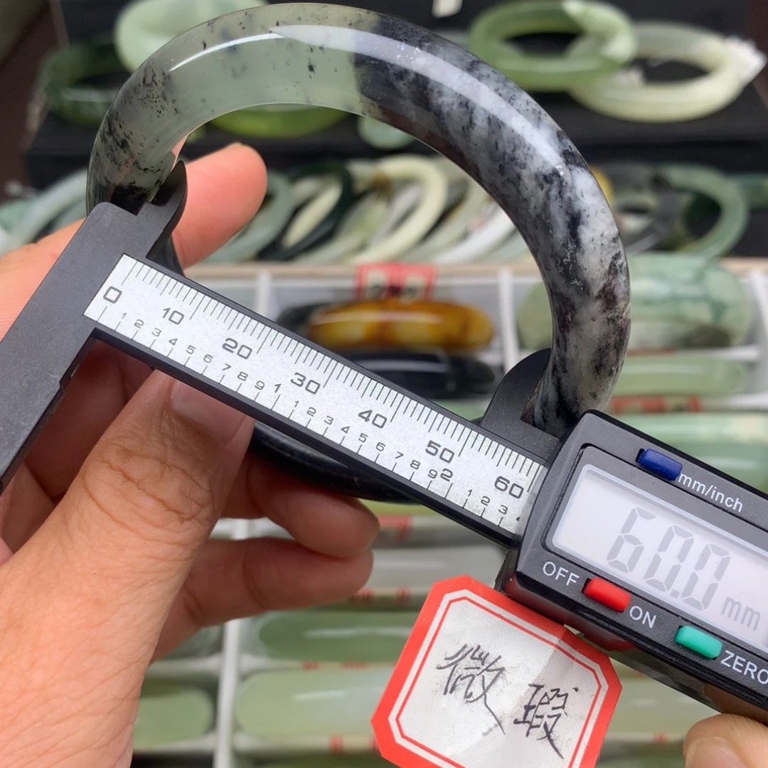 蛇纹石玉未镶嵌手镯791