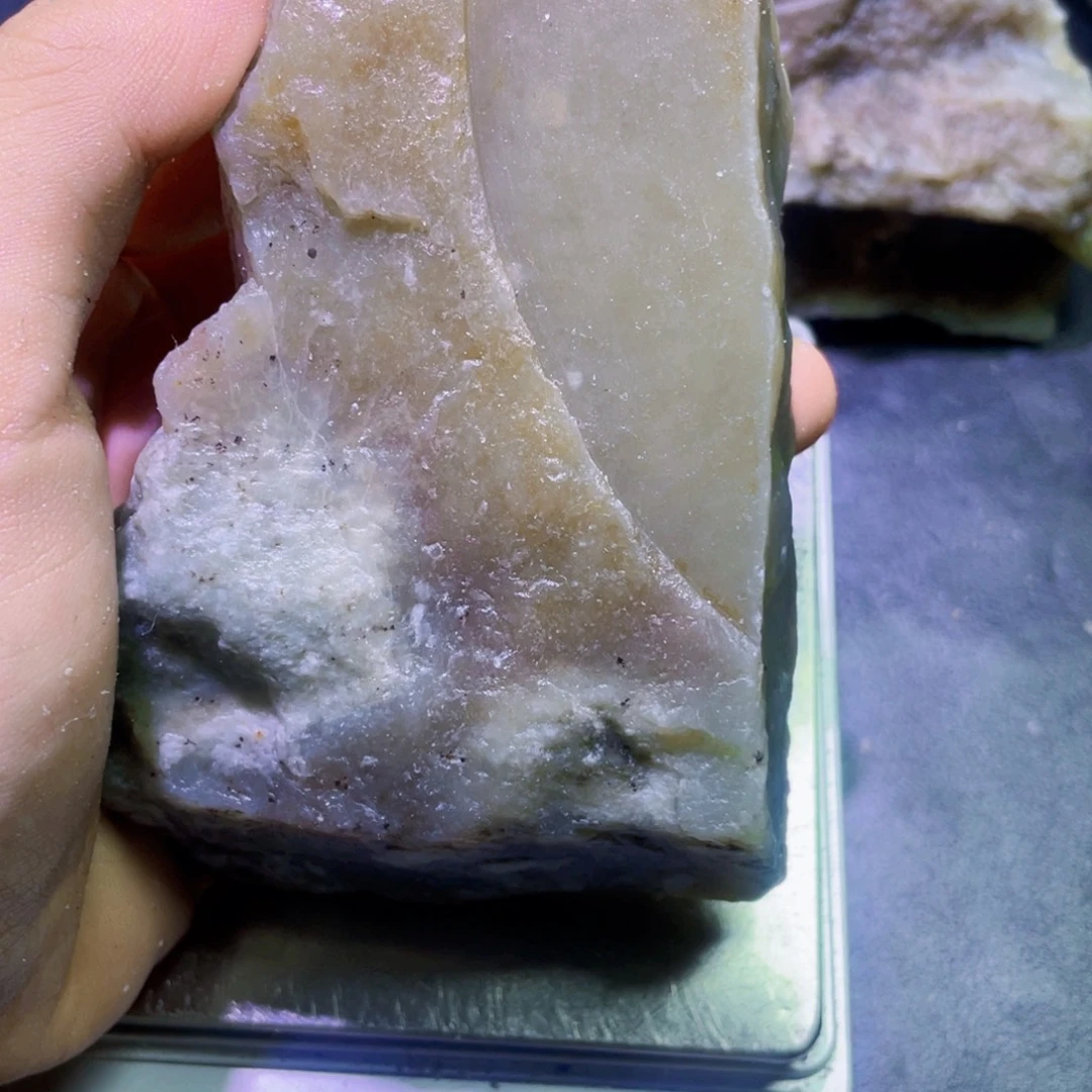 和田玉未镶嵌珠宝半成品