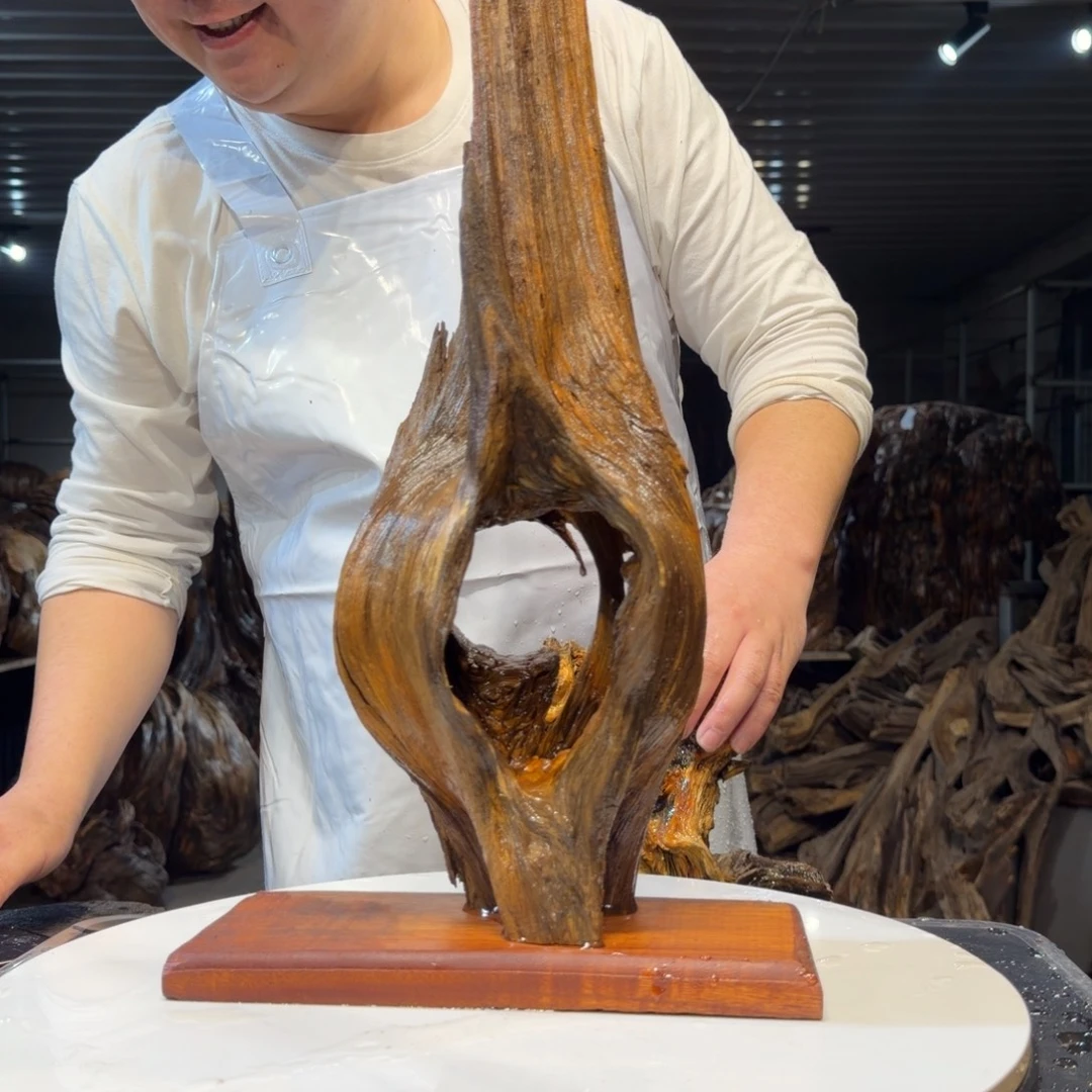 用***3木王一刀琥珀木摆件137