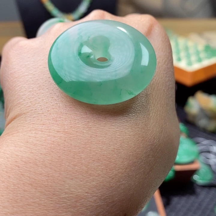 石英质玉挂件未镶嵌