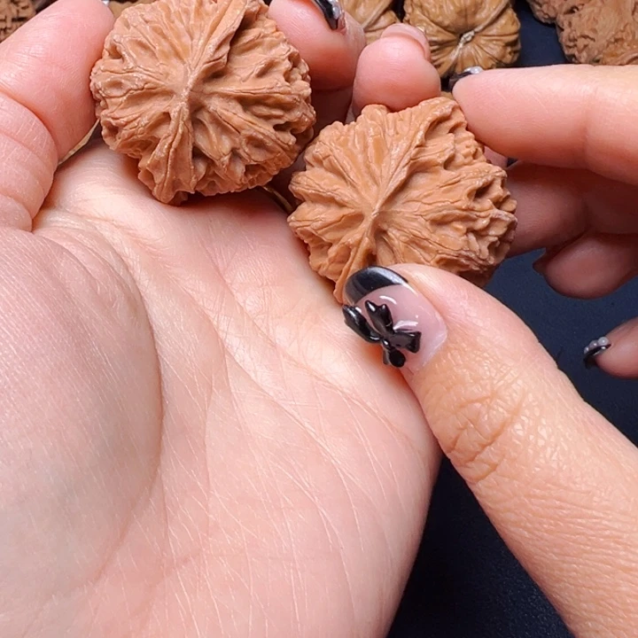 文玩核桃吊坠苹果园38