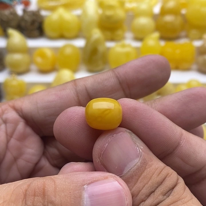 未镶嵌蜜蜡裸石卡11老花蜡枣珠
