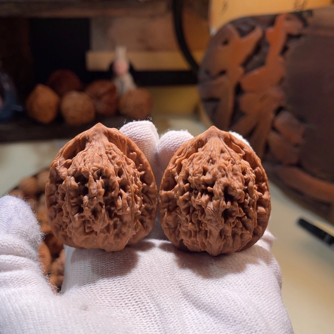 文玩核桃把件41虎头有瑕疵