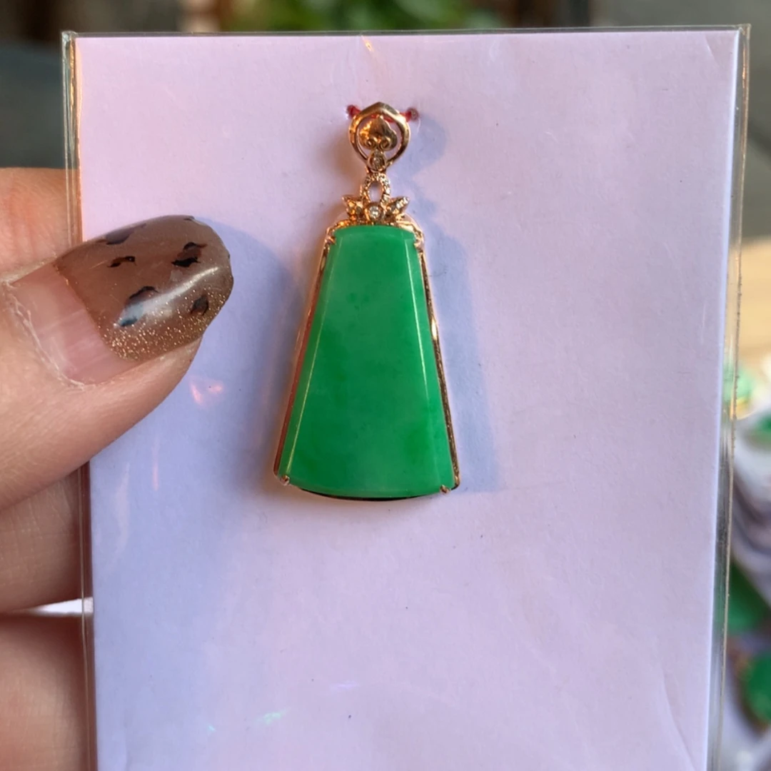 【闪购商品】翡翠颈饰18K金镶嵌无事牌