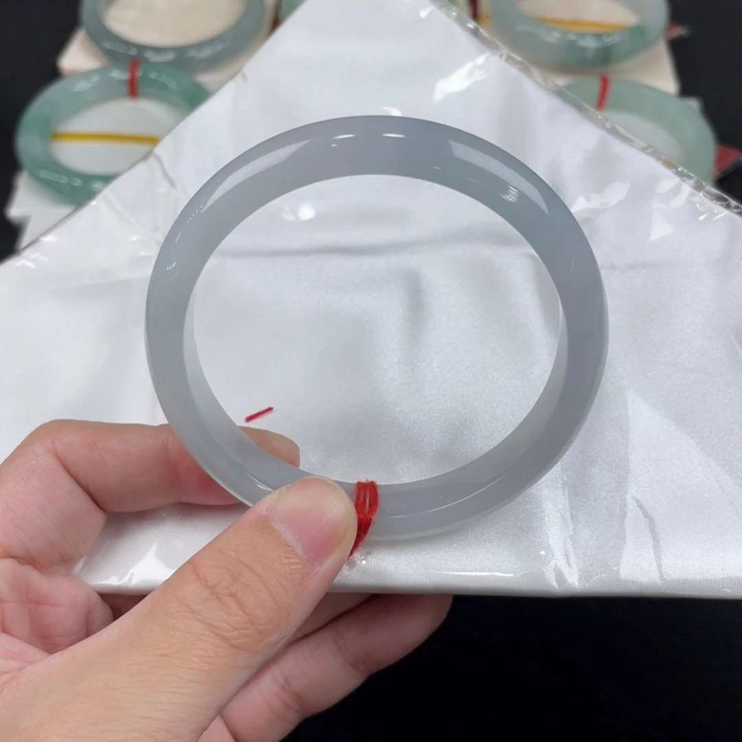 翡翠手镯未镶嵌60.7正圈