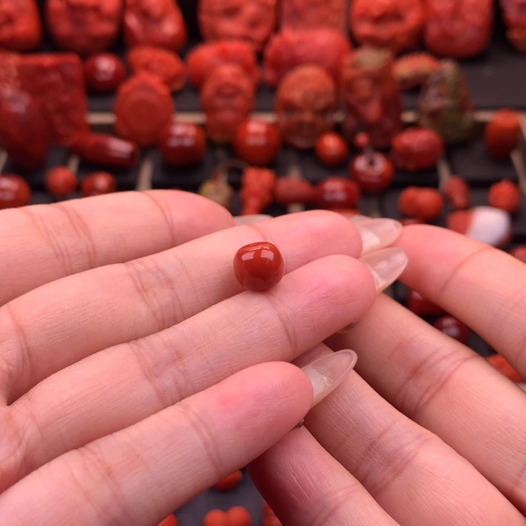 南红玛瑙南红川料原矿老型8.9mm未镶嵌