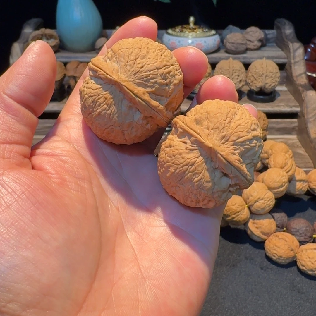 暧***妃把件文玩核桃云南铁核桃40铁称砣