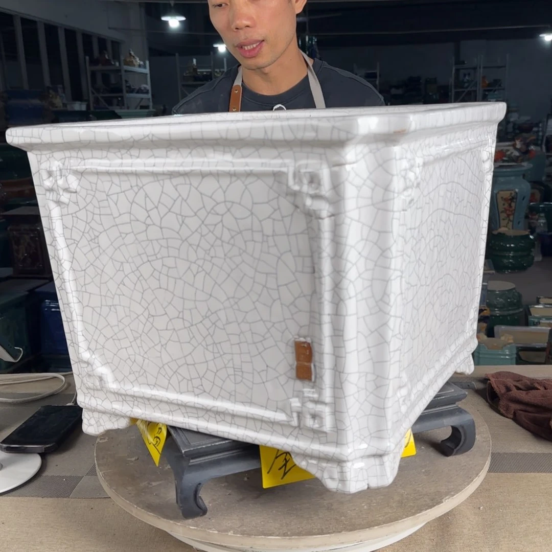 一风堂石湾花盆。釉裂微瑕