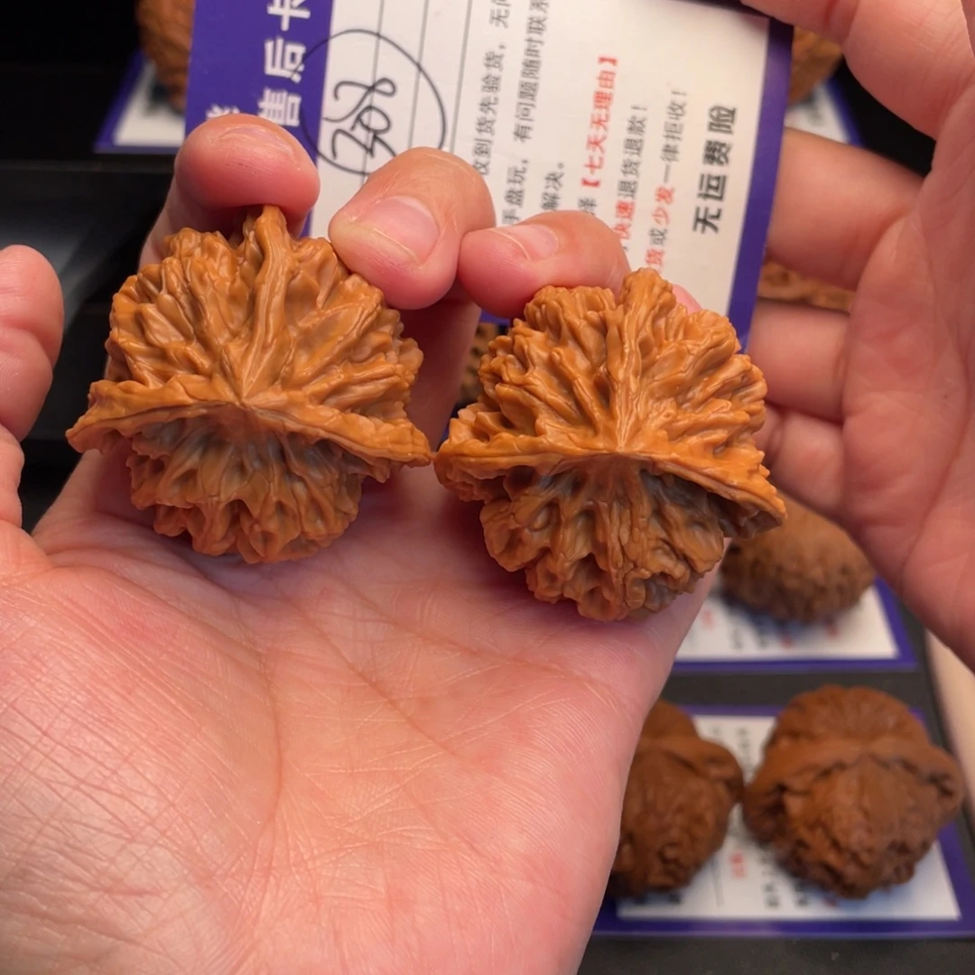 文玩核桃把件三棱43