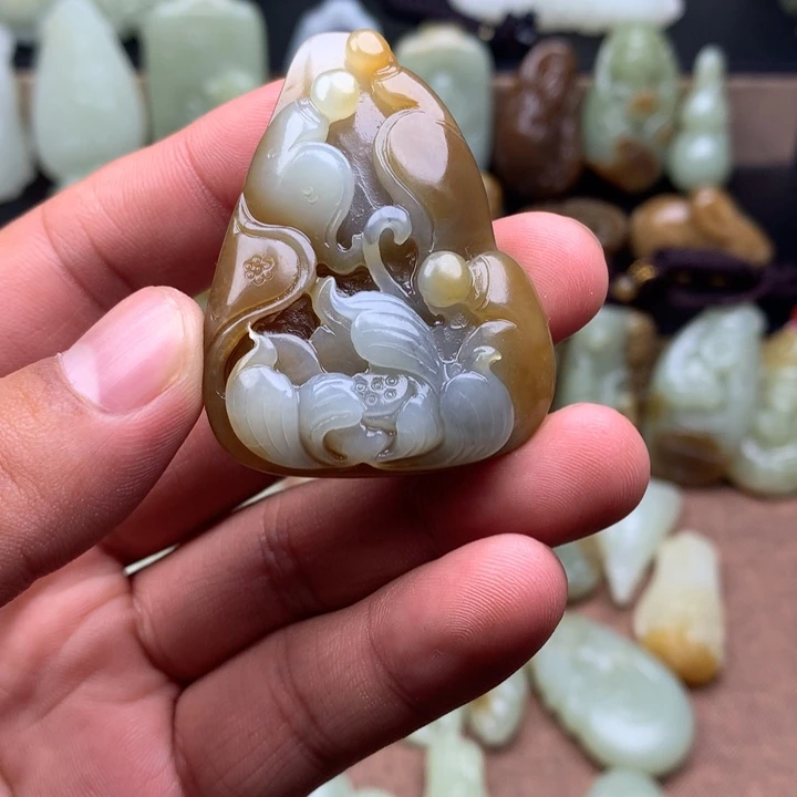 和田玉（糖玉）未镶嵌颈饰