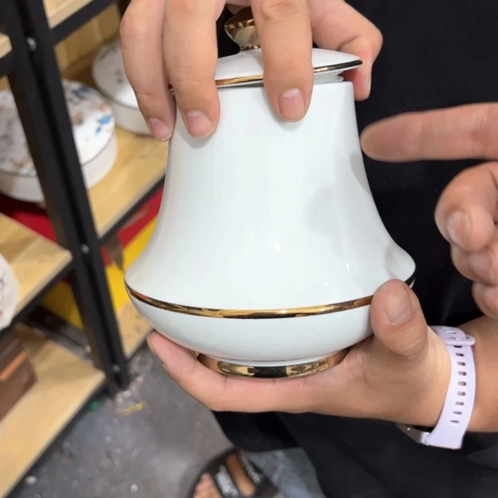 瑕疵福利品陶瓷茶叶罐介意勿拍