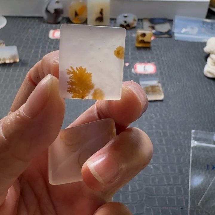 玛瑙/玉髓未镶嵌珠宝奇石