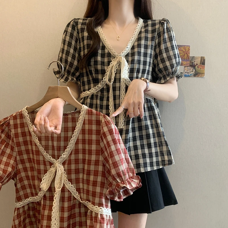 大码胖mm法式气质V领格子衬衫蕾丝花边衬衣女夏季遮肚子显瘦上衣